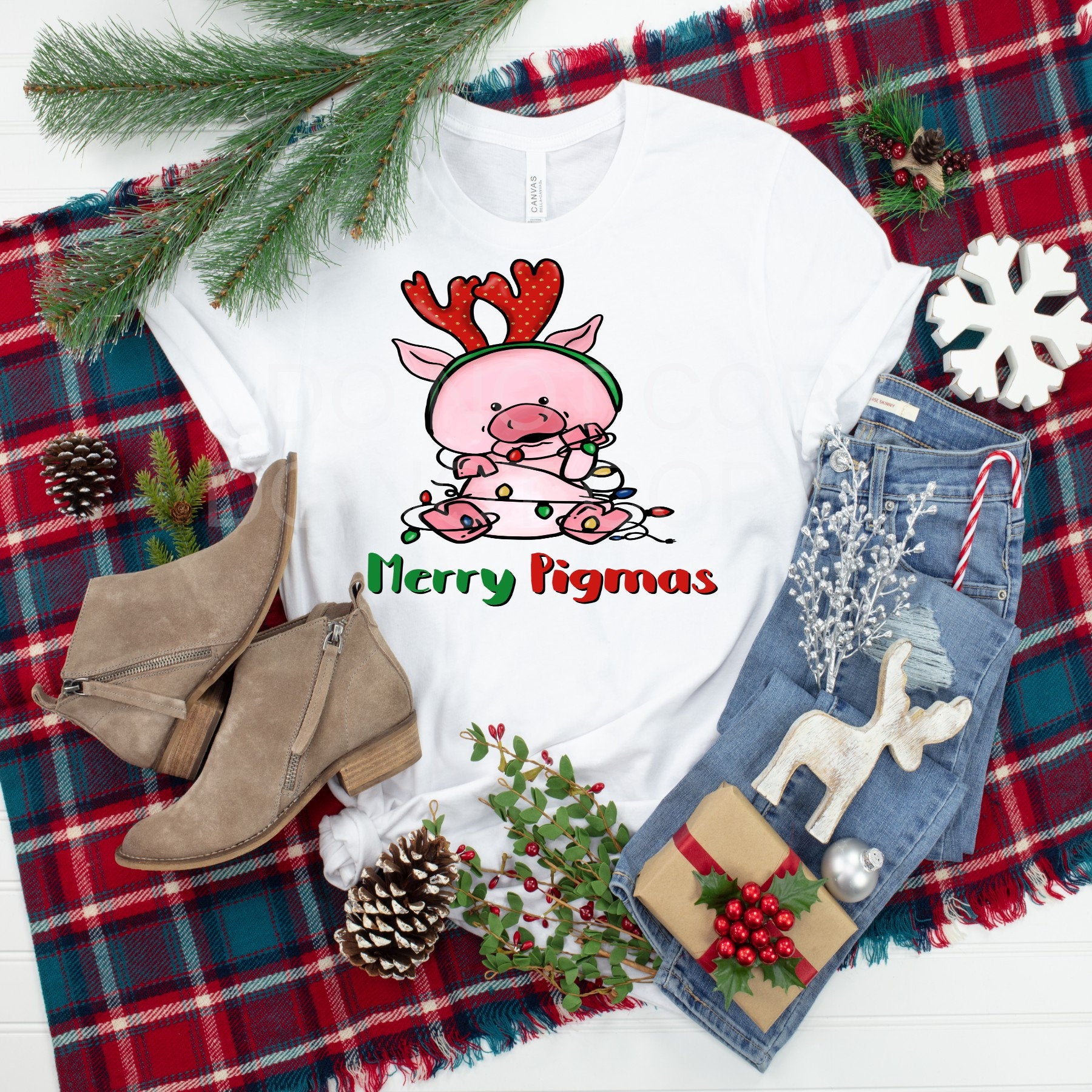 Merry Pigmas T-Shirt: Reindeer Pig Christmas Tee