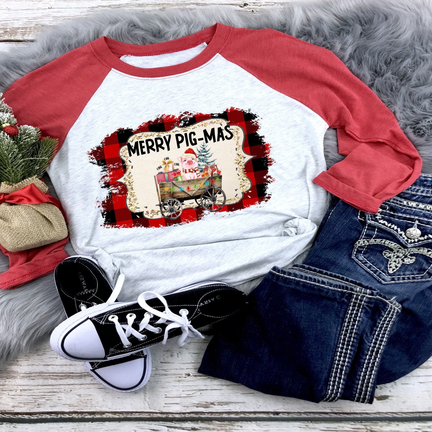 Christmas Pig Raglan: Merry Pig-Mas Shirt
