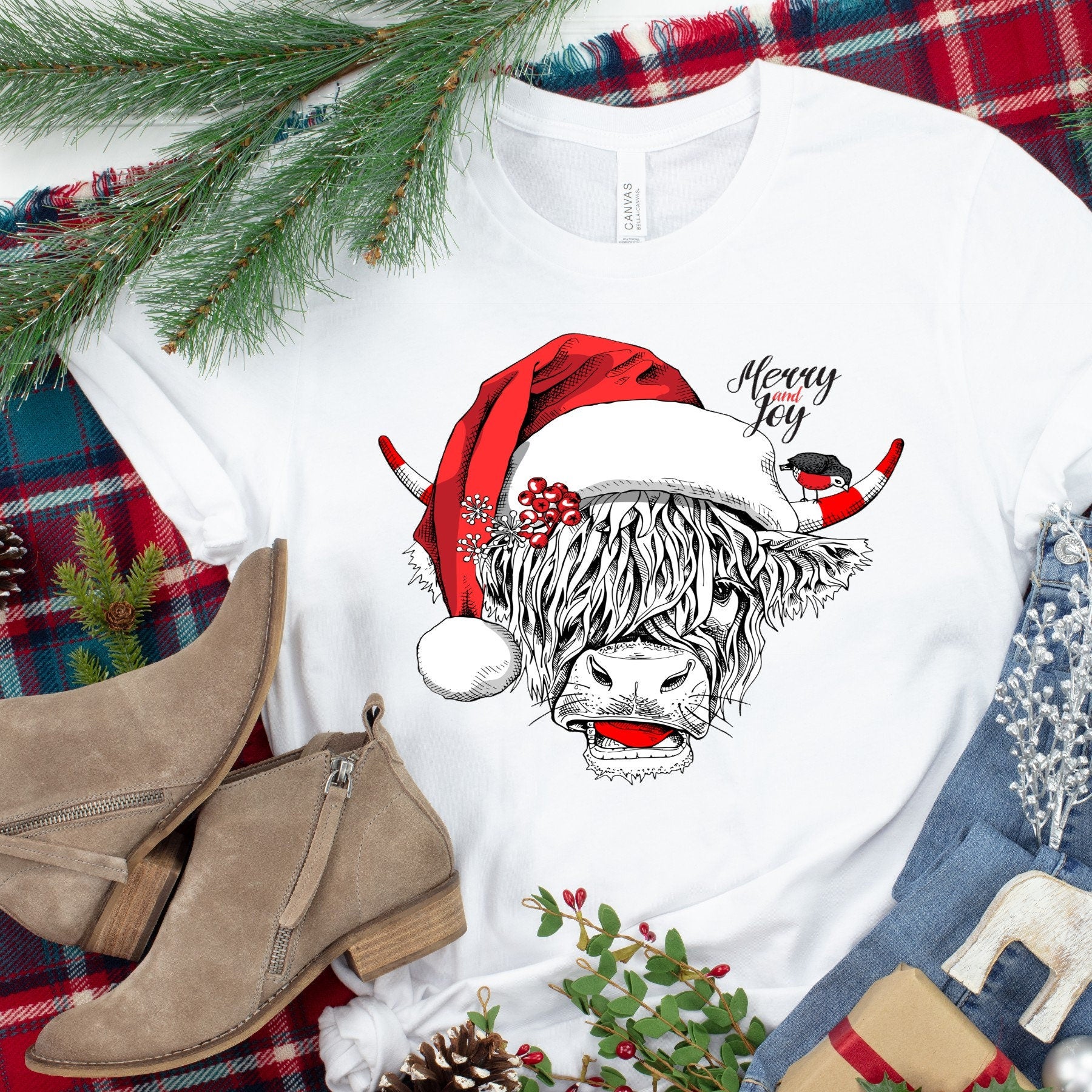 Christmas Highland Cow T-Shirt: Santa Hat Holiday Tee