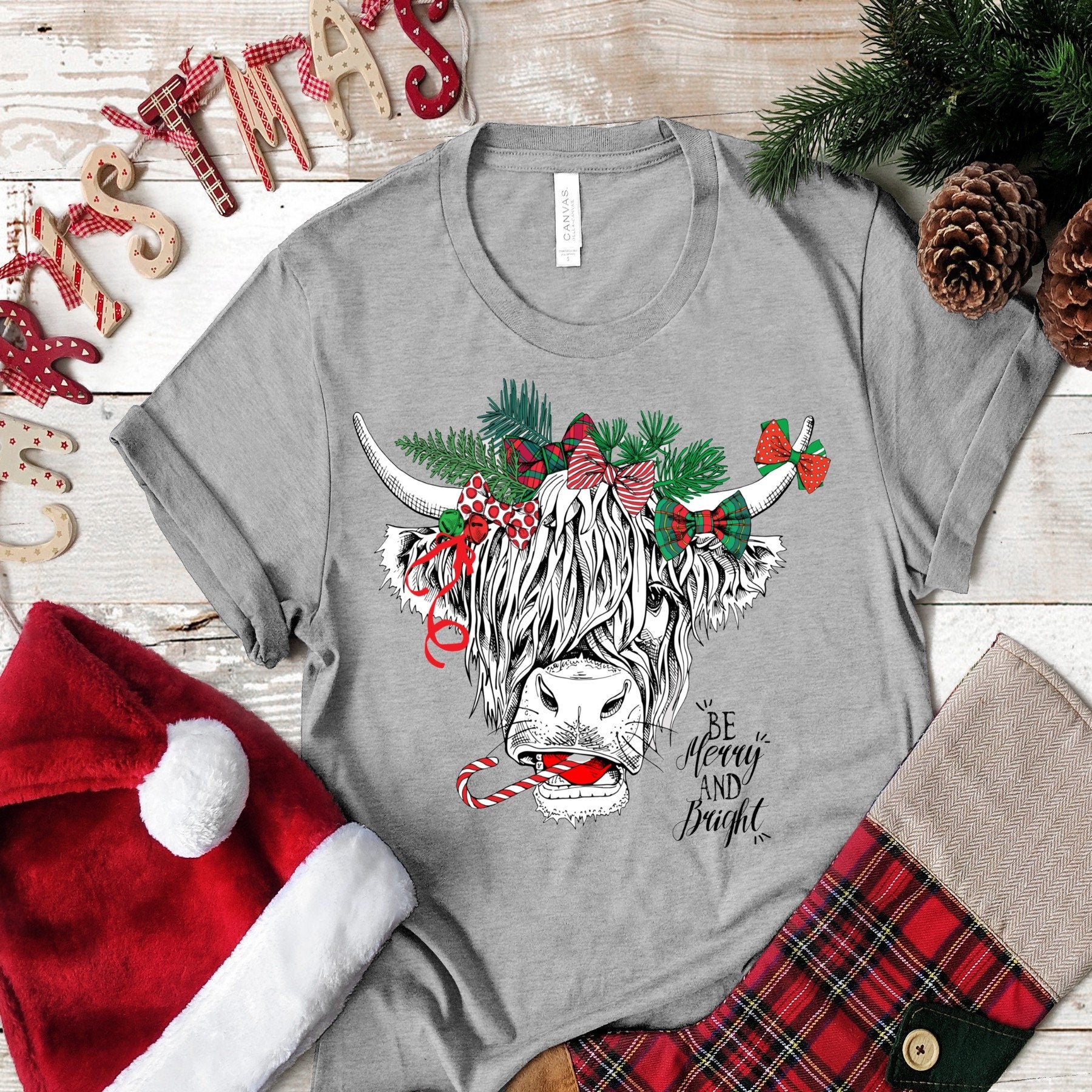 Highland Long Haired Cow Christmas.. design t-shirt