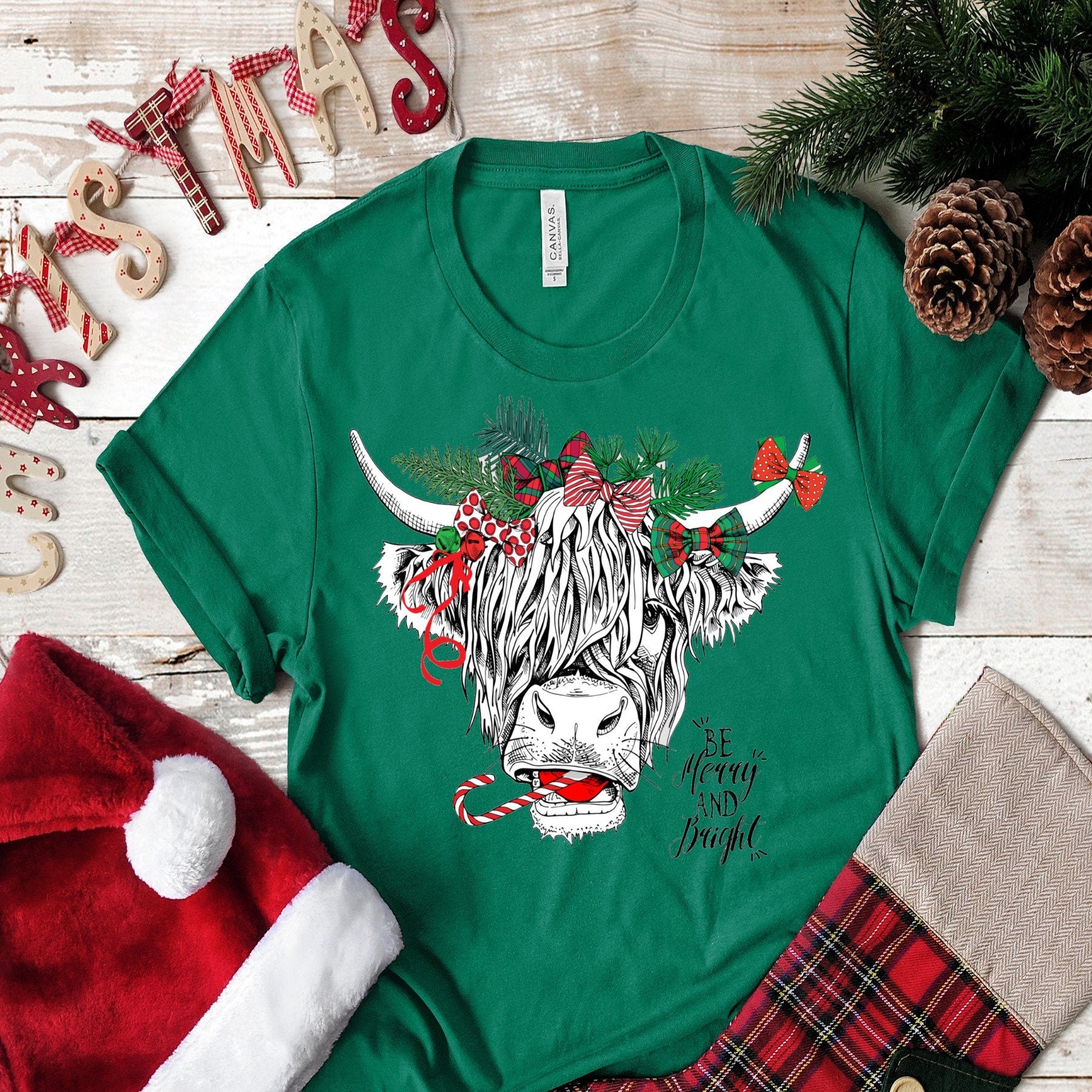 Highland Long Haired Cow Christmas.. design t-shirt