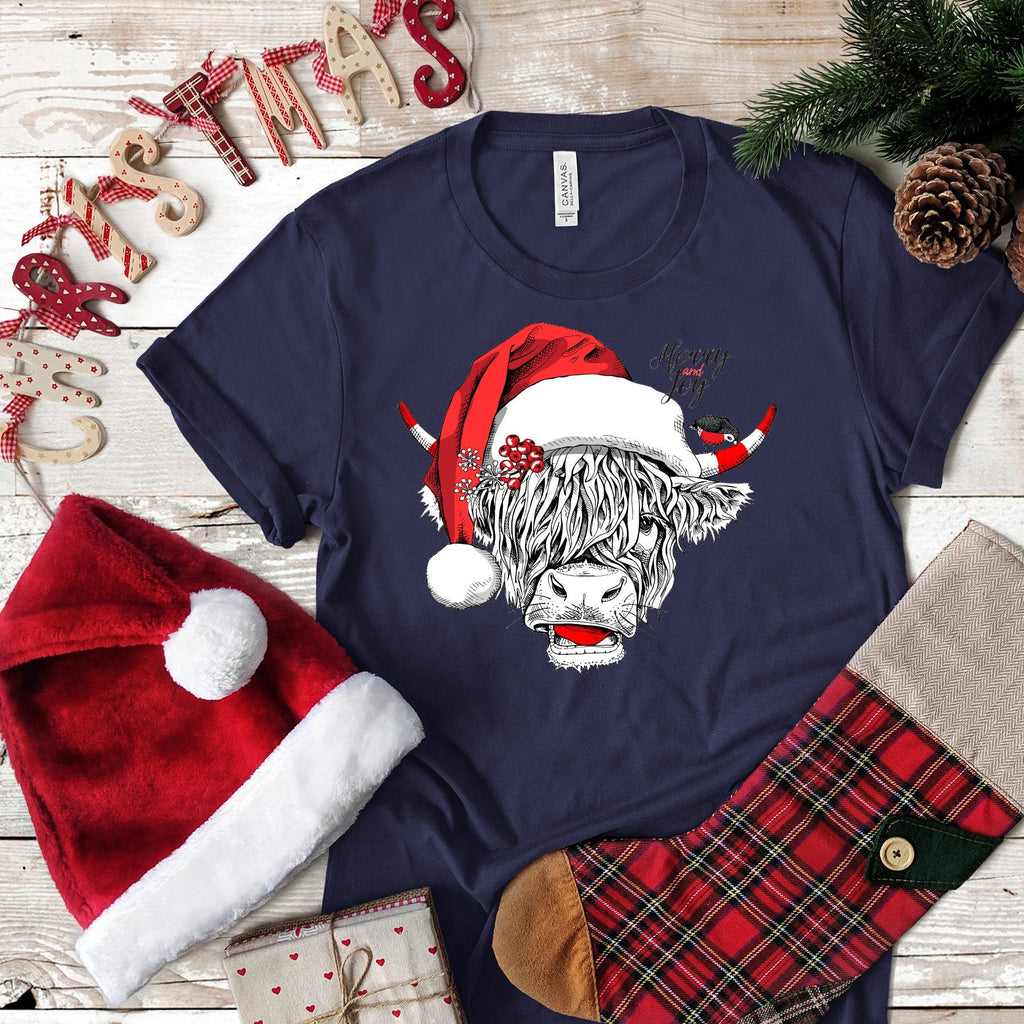 Christmas Highland Cow T-Shirt: Santa Hat Holiday Tee