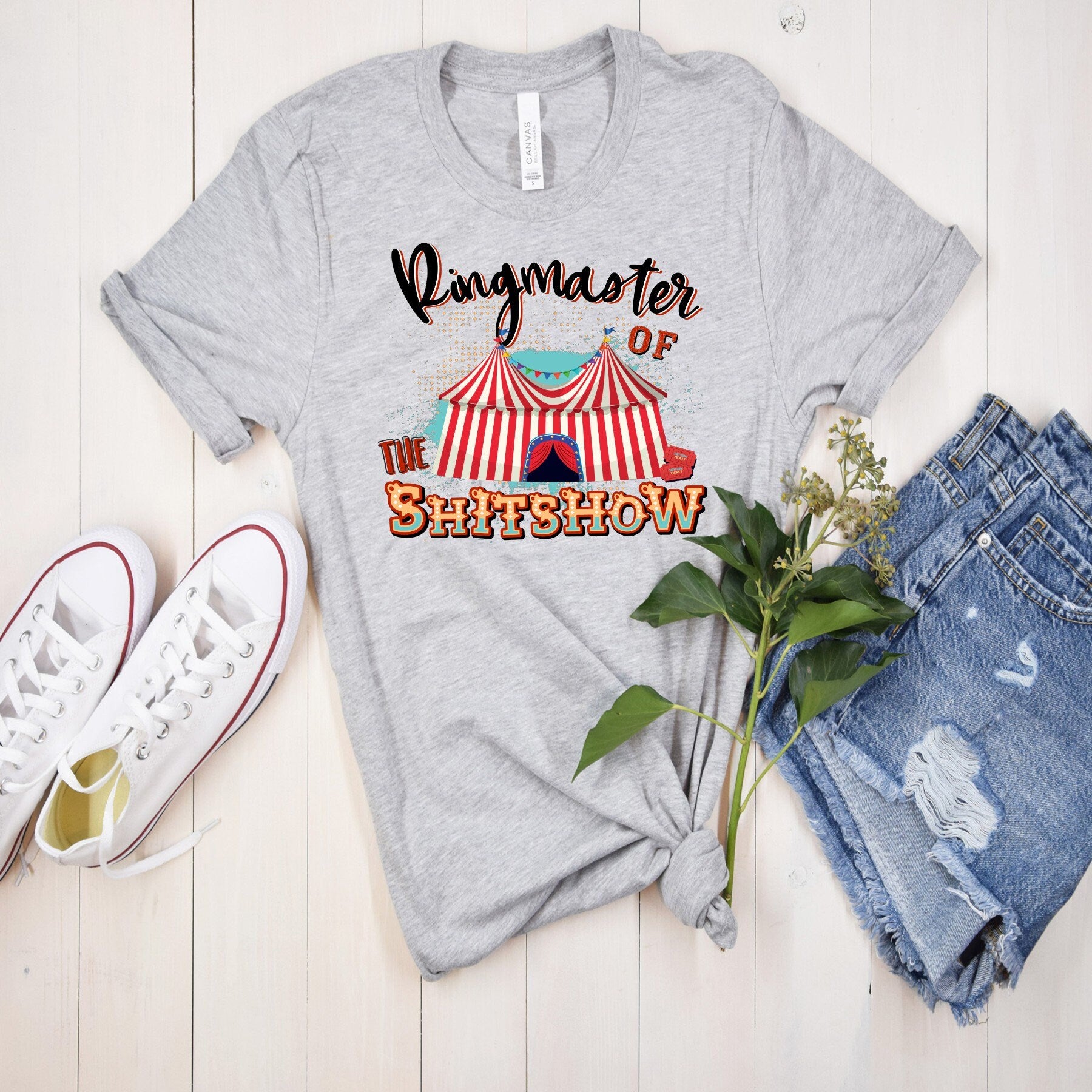 Ringmaster of The Shitshow T-Shirt: Funny Mom/Dad Gift